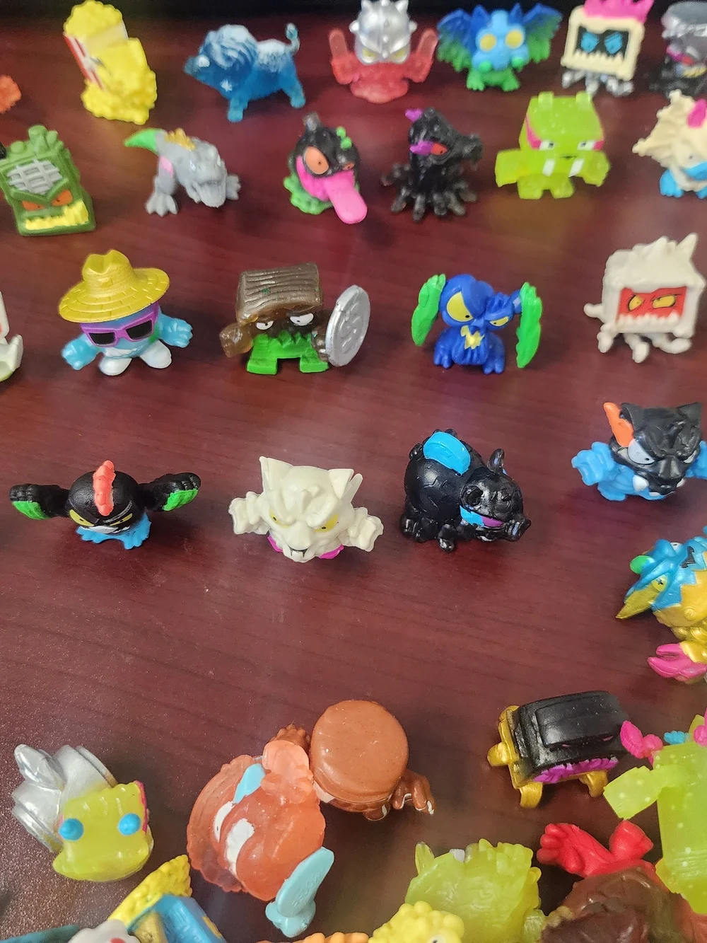 Mr BEAST LAB SWARMS Figures  Multi-Color Toy Figures